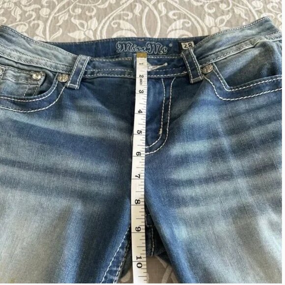 ✨MISS ME✨Women's Blue Denim Mid Rise Capris - Picture 7 of 11